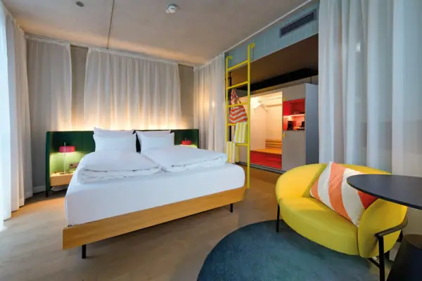 Ein Hotelzimmer im Urban Nature Hotel Bad Gastein.